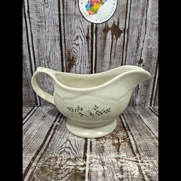 Pfaltzgraff Heirloom Gravy Boat Server #436 Retired Vintage Flower Pattern - Picture 2 of 6